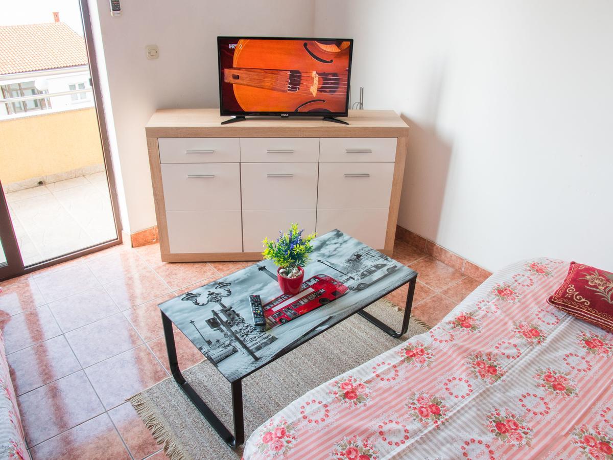 Apartment Stana ノヴィ・ヴィノドロスキー エクステリア 写真